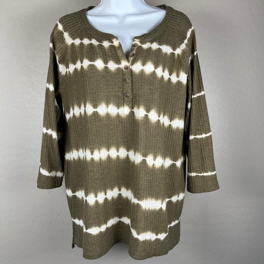 Sonoma Women's Large Olive Green Tie Dye Waffle Knit 3/4 Sleeve Henley Top‎